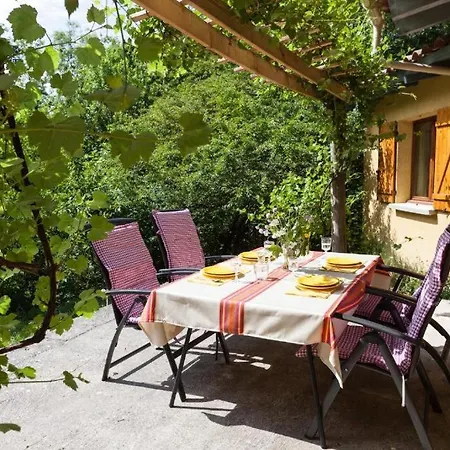 In The Ardeche, Private, Peaceful Near River Сasa de vacaciones Vernoux-en-Vivarais